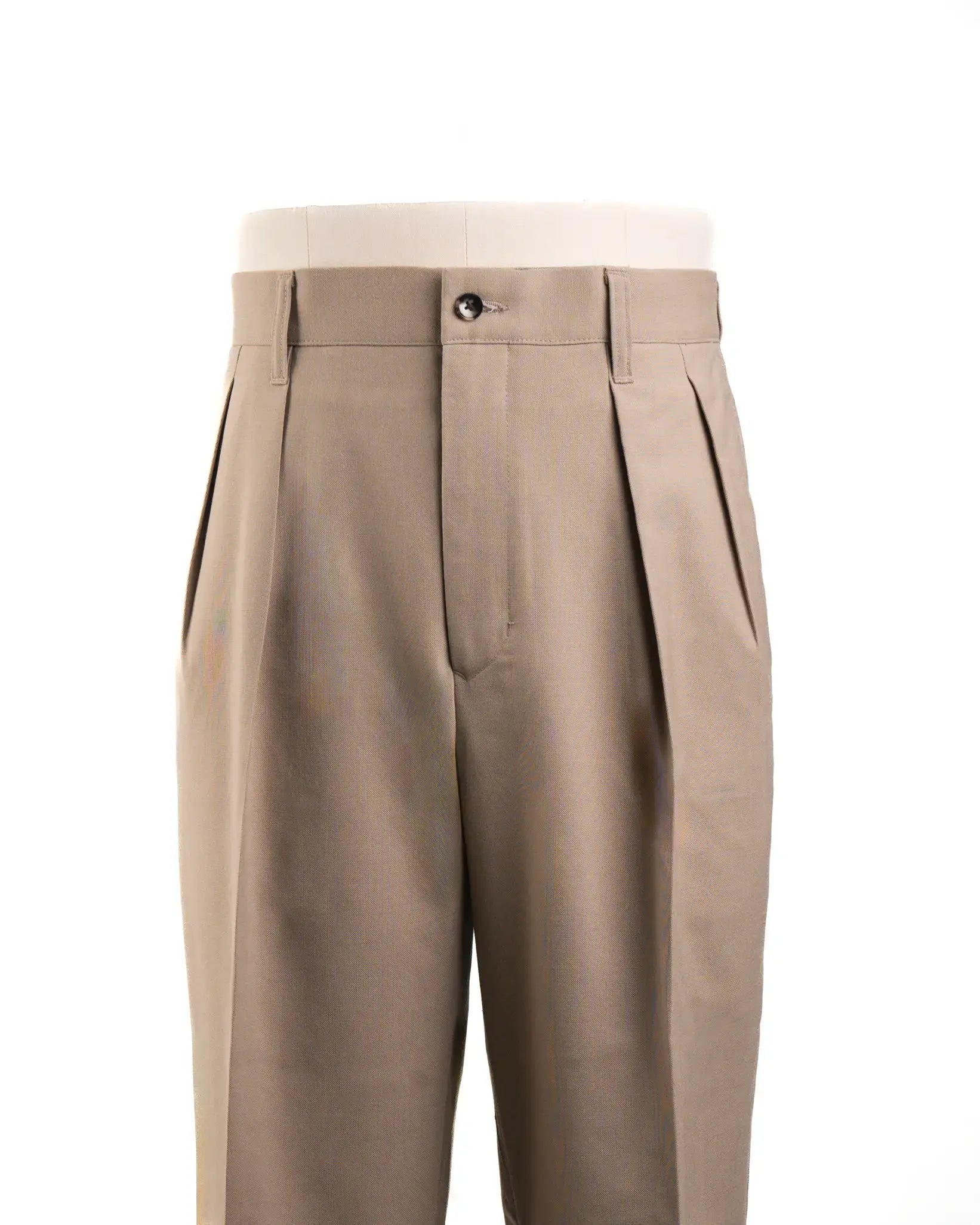 Pleat detail of the Barnstormer Double Pleat Chino 1953 Wool Beige highlighting double pleat construction and refined tailoring for Clothier & Sons.