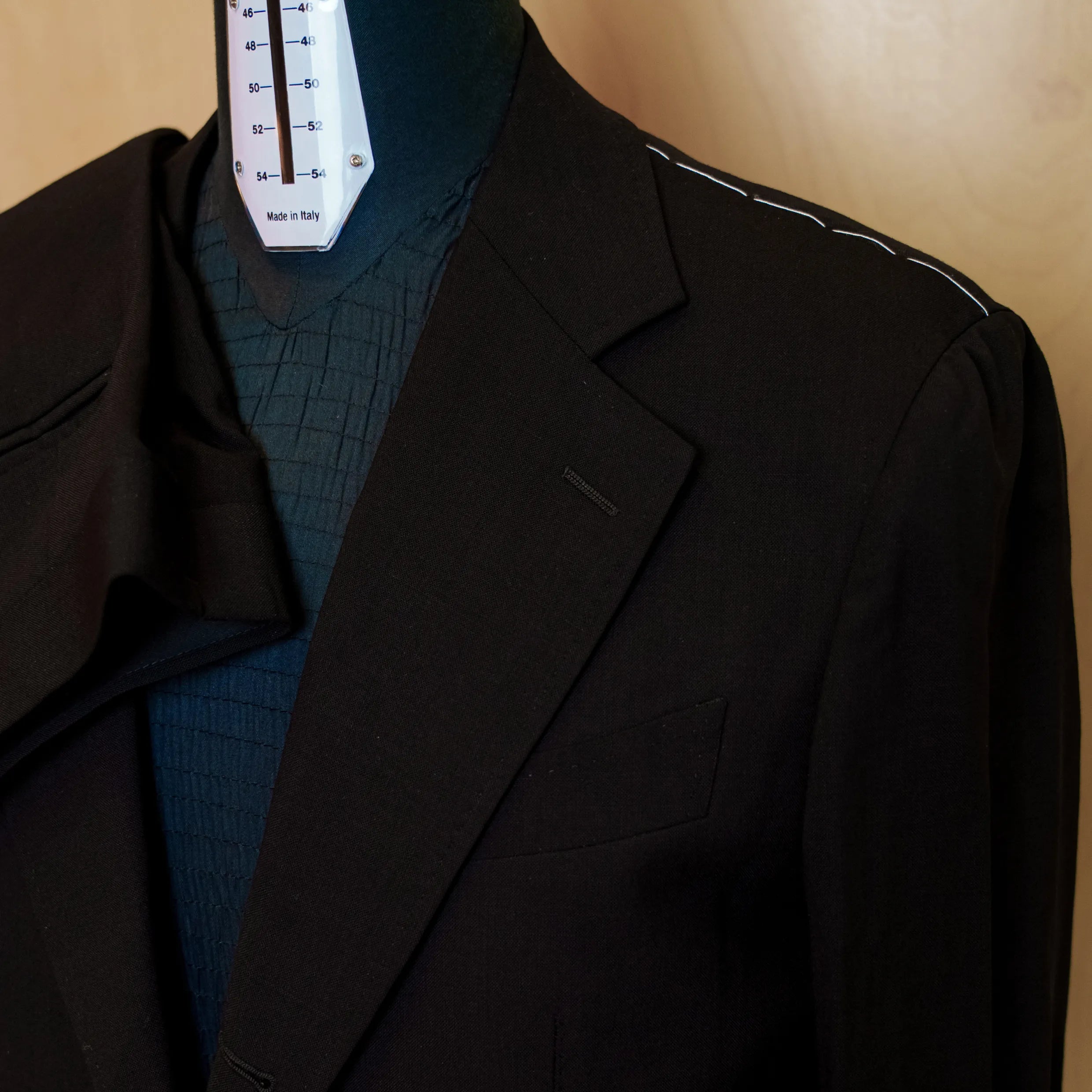 Drop6 Wool Suit Black Lapel Detail