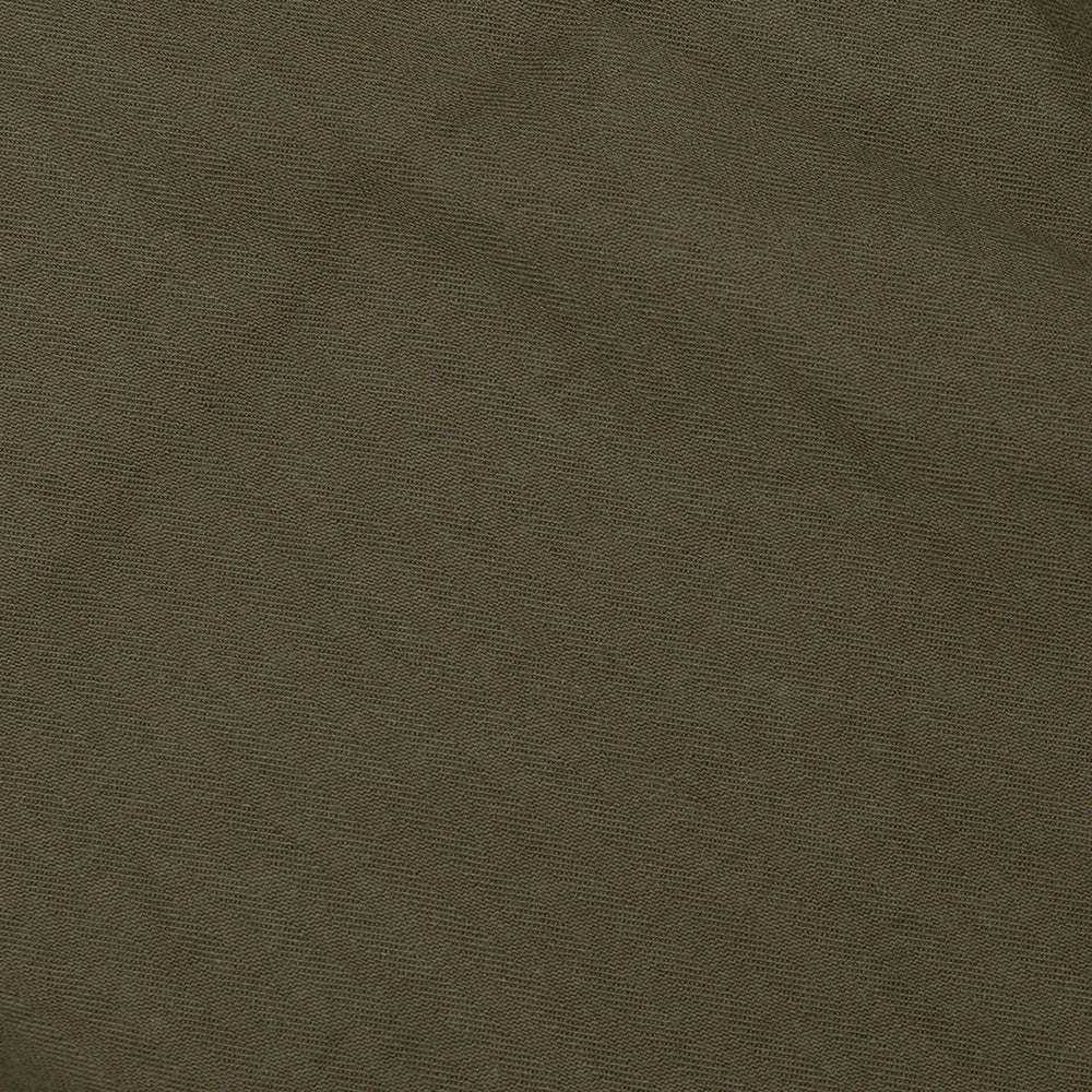 ผ้า Harringbone ในกางเกง orSlow V5002 Fatigue Pants เผยลายทแยงคลาสสิกของเนื้อผ้า cotton หนาแน่น