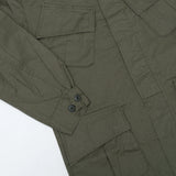 กระดุมและกระเป๋าหน้าของ orSlow U.S. Army Tropical Jacket สี Army Green แสดงดีเทลแบบทหารดั้งเดิมในงานเย็บคุณภาพสูงจากญี่ปุ่น