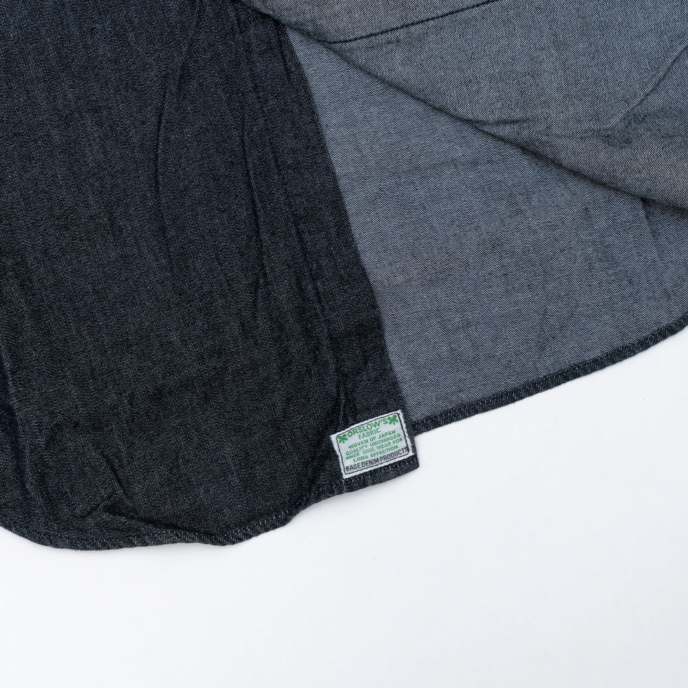 บริเวณปลายเสื้อของรายละเอียดเล็ก ๆ ที่สื่อถึงเอกลักษณ์ของแบรนด์ญี่ปุ่น