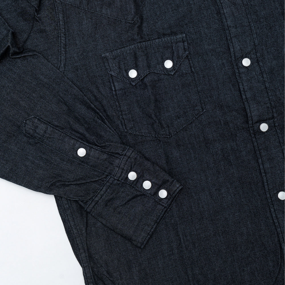 รายละเอียดแขนเสื้อ orSlow Denim Western Shirt สีดำ โชว์ตะเข็บคู่และกระดุมสแน็ปเมทัลลิก งานเย็บประณีตสไตล์ญี่ปุ่น