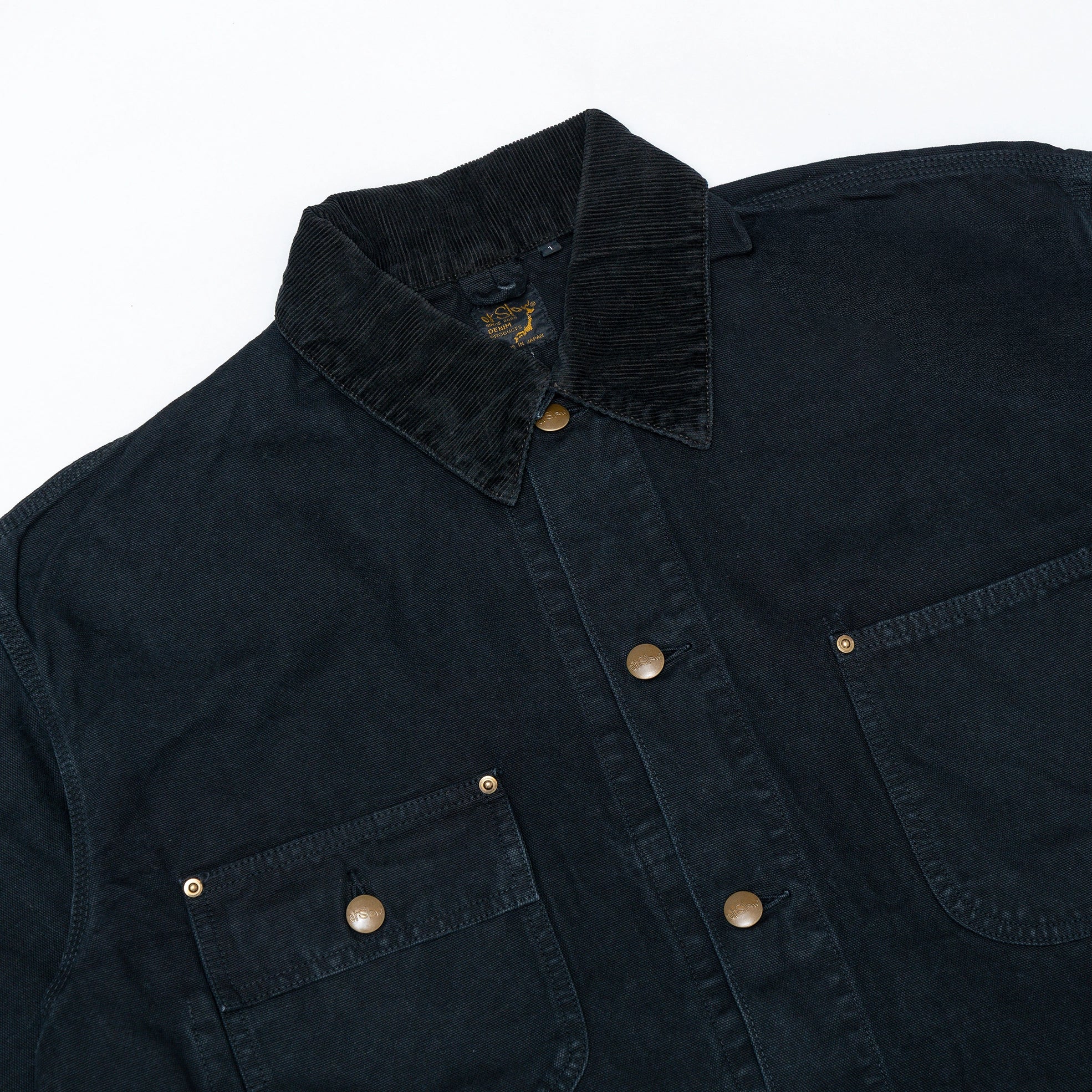 รายละเอียดปกแบบ Shawl Collar ของ orSlow Jacket สี Black แสดงพื้นผ้าและงานเย็บที่ละเอียดอ่อน