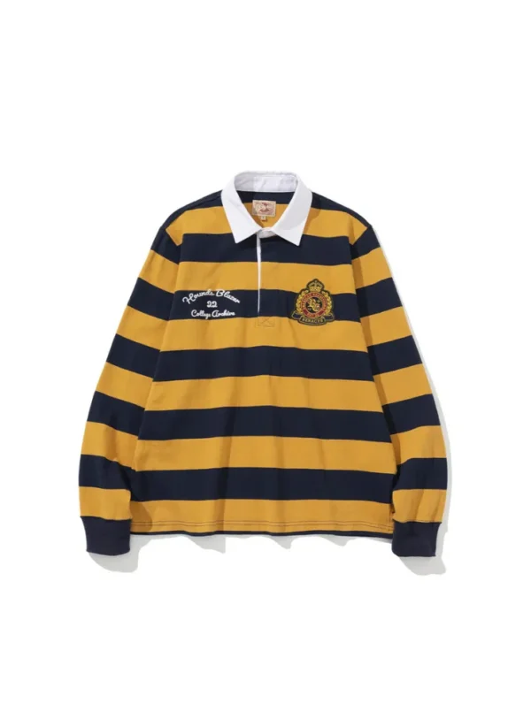 Rugby shirt สีเหลืองสไตล์ Ivy League จาก RENACTS พร้อมลายปัก Crest บนผ้าคอตตอนเนื้อหนา ทรงคลาสสิก