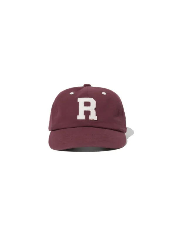 RENACTS หมวกแก๊ปสีเบอร์กันดีปักตัว R สไตล์ Ivy League คลาสสิกสำหรับลุคแคชชวล